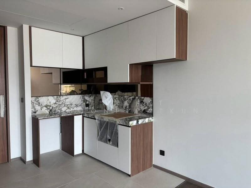 ROMM Convent, Bangkok, 42 Convent Road, Silom, Bang Rak, Bangkok, 2 Bedrooms, 60 sqm, Condo For Rent, by Jettapat Jaroonpipatkun, 500644001 - DDproperty.com