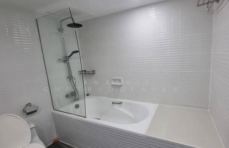 Omni Tower Sukhumvit Nana, Bangkok, 69 Sukhumvit 4 Alley, Khlong Toei, Bangkok, 1 Bedroom, 65 sqm, Condo For Sale, by Tanakrit Chotbuddkayan, 500644034 - DDproperty.com