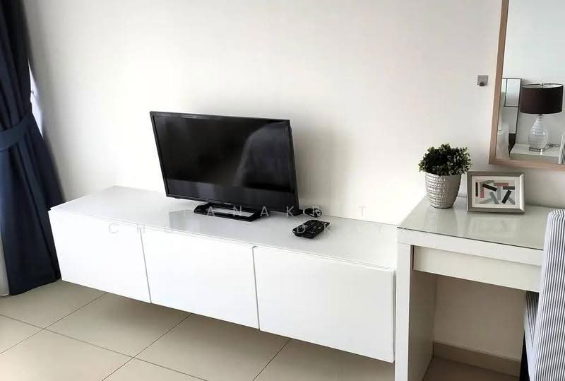 The Lofts Ekkamai, Bangkok, 1415 Sukhumvit Road, Phra Kanong Nua, Watthana, Bangkok, 1 Bedroom, 45 sqm, Condo For Sale, by Tanakrit Chotbuddkayan, 500644102 - DDproperty.com