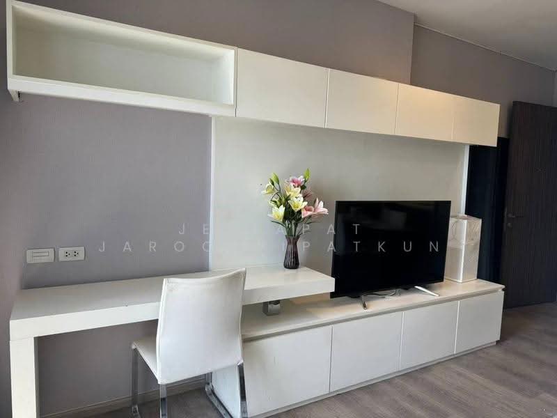 Urbano Absolute Sathon-Taksin, Bangkok, 345 Charoen Nakhon 14/2 Alley, Khlong Ton Sai, Khlong San, Bangkok, 1 Bedroom, 38 sqm, Condo For Rent, by Jettapat Jaroonpipatkun, 500644156 - DDproperty.com