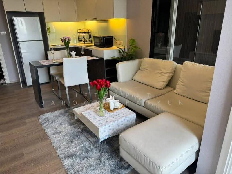 Urbano Absolute Sathon-Taksin, Bangkok, 345 Charoen Nakhon 14/2 Alley, Khlong Ton Sai, Khlong San, Bangkok, 1 Bedroom, 38 sqm, Condo For Rent, by Jettapat Jaroonpipatkun, 500644156 - DDproperty.com