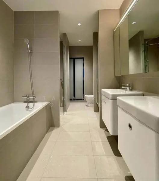 Noble Ploenchit, Bangkok, 1035 Ploenchit Road, Lumphini, Pathum Wan, Bangkok, 3 Bedrooms, 178 sqm, Condo For Rent, by Tanakrit Chotbuddkayan, 500644173 - DDproperty.com