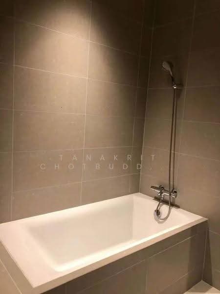 Noble Ploenchit, Bangkok, 1035 Ploenchit Road, Lumphini, Pathum Wan, Bangkok, 3 Bedrooms, 178 sqm, Condo For Rent, by Tanakrit Chotbuddkayan, 500644173 - DDproperty.com