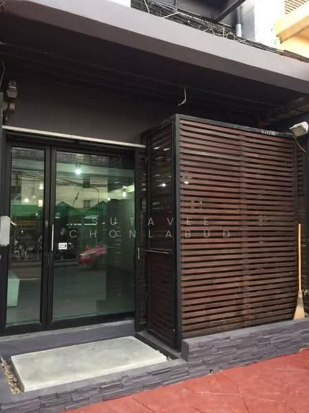 5-BR Townhouse, Bangkok, Praborommaharatchawang, Phra Nakhon, Bangkok, 5 Bedrooms, 80 sqm, Townhouse For Sale, by Sutavee Chonlabud, 500644505 - DDproperty.com