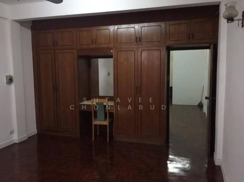 5-BR Townhouse, Bangkok, Praborommaharatchawang, Phra Nakhon, Bangkok, 5 Bedrooms, 80 sqm, Townhouse For Sale, by Sutavee Chonlabud, 500644505 - DDproperty.com
