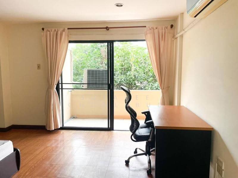 Lin Court, Bangkok, Ratchadaphisek Road, Khlong Toei, Bangkok, 2 Bedrooms, 110 sqm, Apartment For Rent, by Sutavee Chonlabud, 500644604 - DDproperty.com