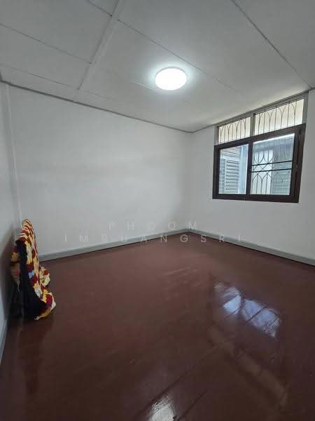 3-BR Townhouse, Bangkok, Huai Khwang, Bangkok, 3 Bedrooms, 168 sqm, Townhouse For Sale, by Phoom Imruangsri, 500644708 - DDproperty.com