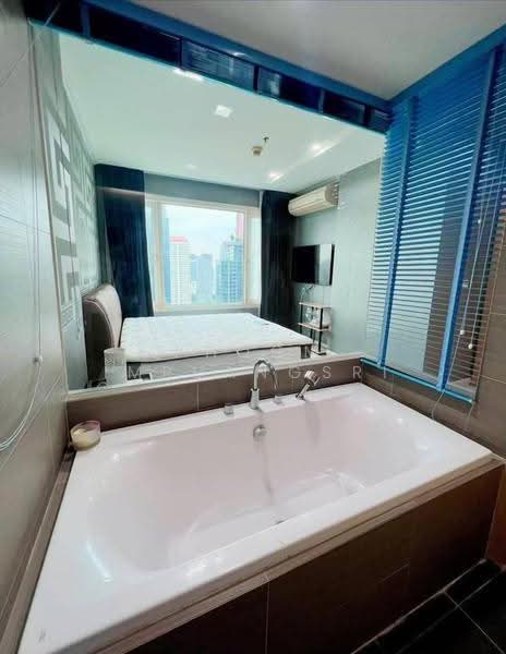 Siri At Sukhumvit, Bangkok, 902 Sukhumvit Road, Phra Kanong, Khlong Toei, Bangkok, 2 Bedrooms, 68 sqm, Condo For Rent, by Phoom Imruangsri, 500644780 - DDproperty.com