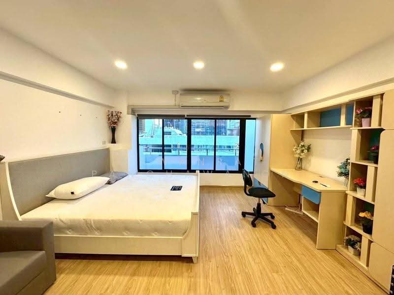 Pathumwan Place condominium, Bangkok, 1 Rama 1, Wang Mai, Pathum Wan, Bangkok, Studio, 47 sqm, Condo For Rent, by Pawanrat Panchawanon, 500644935 - DDproperty.com