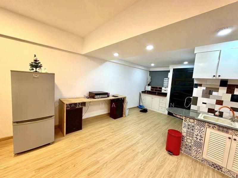 Pathumwan Place condominium, Bangkok, 1 Rama 1, Wang Mai, Pathum Wan, Bangkok, Studio, 47 sqm, Condo For Rent, by Pawanrat Panchawanon, 500644935 - DDproperty.com