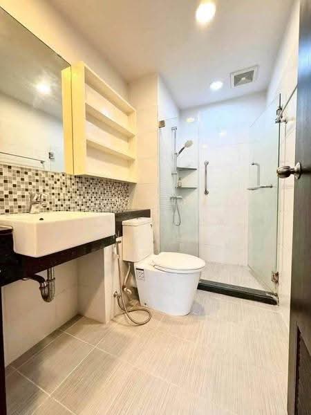 Diamond Sukhumvit, Bangkok, 1558 Sukhumvit Road, Phra Kanong, Khlong Toei, Bangkok, 1 Bedroom, 34 sqm, Condo For Rent, by Piyathida Phanchomphu, 500645466 - DDproperty.com