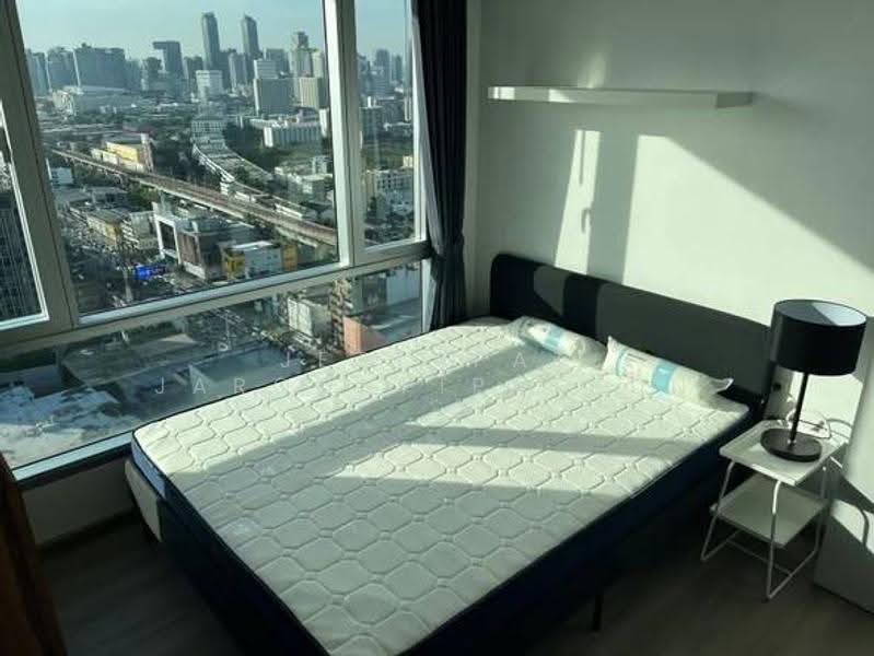 Thru Thonglor, Bangkok, Petchaburi Road, Bang Kapi, Huai Khwang, Bangkok, 1 Bedroom, 31 sqm, Condo For Rent, by Jettapat Jaroonpipatkun, 500645538 - DDproperty.com