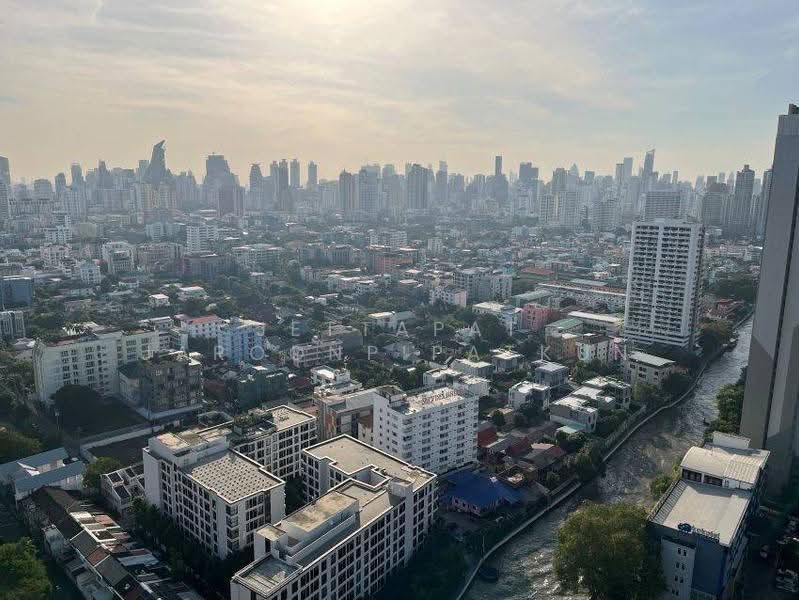 Thru Thonglor, Bangkok, Petchaburi Road, Bang Kapi, Huai Khwang, Bangkok, 1 Bedroom, 31 sqm, Condo For Rent, by Jettapat Jaroonpipatkun, 500645538 - DDproperty.com