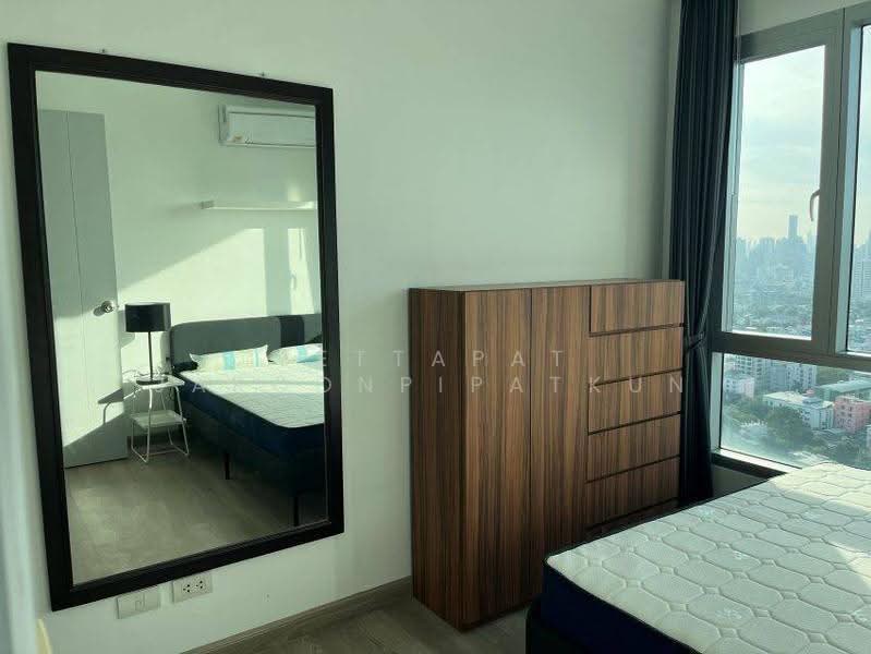 Thru Thonglor, Bangkok, Petchaburi Road, Bang Kapi, Huai Khwang, Bangkok, 1 Bedroom, 31 sqm, Condo For Rent, by Jettapat Jaroonpipatkun, 500645538 - DDproperty.com