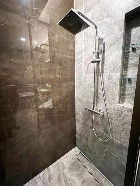 The Esse Sukhumvit 36, Bangkok, Soi Sukhumvit 36, Sukhumvit Road, Phra Kanong, Khlong Toei, Bangkok, 1 Bedroom, 43 sqm, Condo For Sale, by Kornkanok Sonvichai, 500645556 - DDproperty.com