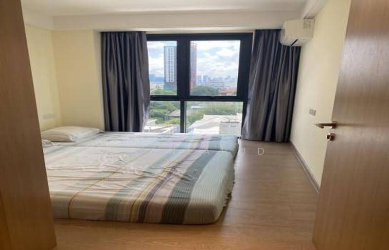 Regal Sathon-Naradhiwas, Bangkok, Naradhiwas Rajanagarindra Road, Thung Maha Mek, Sathon, Bangkok, 1 Bedroom, 35 sqm, Condo For Sale, by Sutavee Chonlabud, 500645575 - DDproperty.com