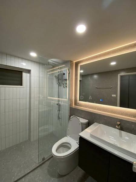Thonglor Tower, Bangkok, Soi Thonglor, Sukhumvit 55 Road, Khlongtoei Nua, Watthana, Bangkok, 3 Bedrooms, 100 sqm, Condo For Rent, by Rinrada Permpool, 500645864 - DDproperty.com