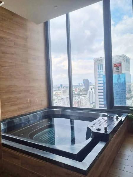 The Esse Asoke, Bangkok, 333 Soi Sukhumvit 21, Sukhumvit Road, Khlongtoei Nua, Watthana, Bangkok, 1 Bedroom, 44 sqm, Condo For Sale, by Nat Tantirapan, 500645922 - DDproperty.com