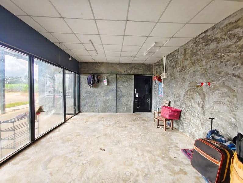 บ้านเดี่ยวพร้อมที่ดินสองพี่น้อง สุพรรณบุรี, Suphan Buri, Bo Suphan, Song Phi Nong, Suphan Buri, 2 Bedrooms, 100 sqm, Single Detached House For Sale, by The Best Property โอ็ต, 500645951 - DDproperty.com