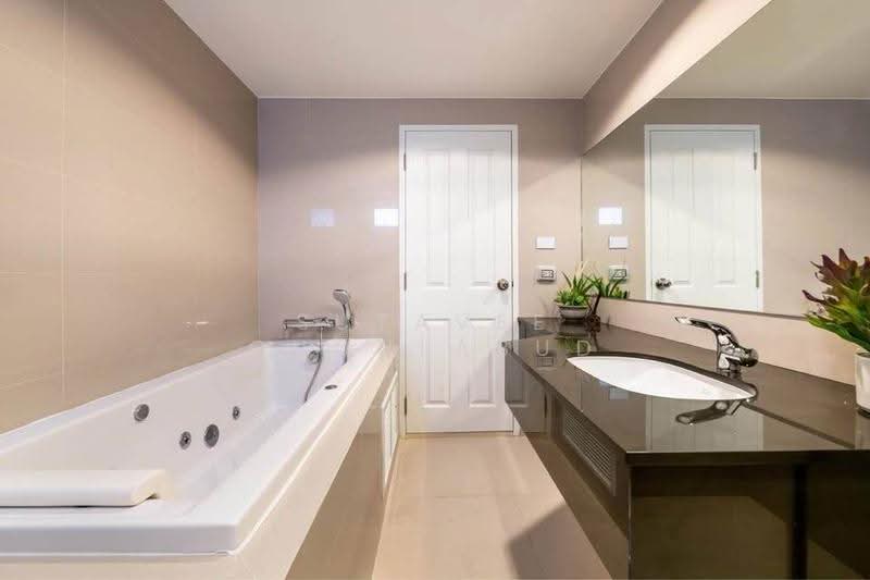 Belle Grand Rama 9, Bangkok, 131 Rama 9 Road, Huai Khwang, Bangkok, 3 Bedrooms, 107 sqm, Condo For Rent, by Sutavee Chonlabud, 500646054 - DDproperty.com