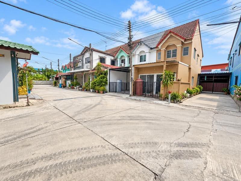 หมู่บ้านกลางซอยวิลเลจ 2, ปทุมธานี, ลาดสวาย, ลำลูกกา, ปทุมธานี, 81 ตร.ม., ทาวน์เฮ้าส์ ขาย, โดย ภัทรนัน อิศรางกูร ณ อยุธยา, 500646182 - DDproperty.com