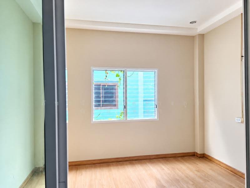 Baan Klang Soi Village 2, Pathum Thani, Lat Sawai, Lam Luk Ka, Pathum Thani, 3 Bedrooms, 81 sqm, Townhouse For Sale, by ภัทรนัน อิศรางกูร ณ อยุธยา, 500646182 - DDproperty.com