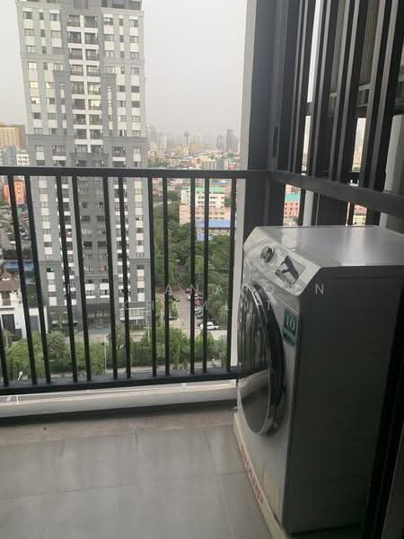 The Base Park East Sukhumvit 77, Bangkok, 99 Soi Pridi Banomyong 2, Phra Kanong Nua, Watthana, Bangkok, 1 Bedroom, 33 sqm, Condo For Rent, by Rattanaporn Khamlit, 500646216 - DDproperty.com