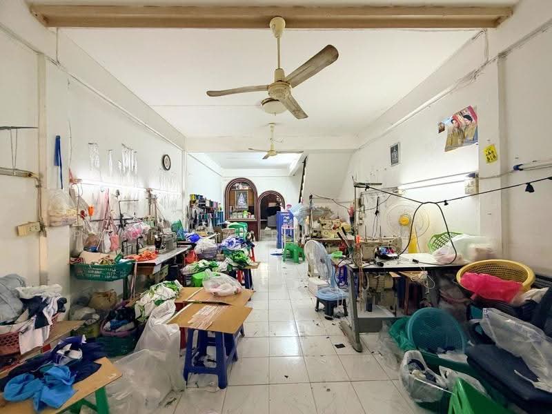 Suan Talay, Bangkok, Bangmot, Thung Khru, Bangkok, 4 Bedrooms, 180 sqm, Townhouse For Sale, by Punpapa Rassamee, 500646247 - DDproperty.com