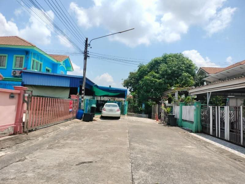 Pruksa Village 1 Lumlukka Klong 6, Pathum Thani, Soi Bueng Kham Phroi, Bung Kham Proi, Lam Luk Ka, Pathum Thani, 4 Bedrooms, 150 sqm, Single Detached House For Sale, by The Best Property โบว์, 500646345 - DDproperty.com