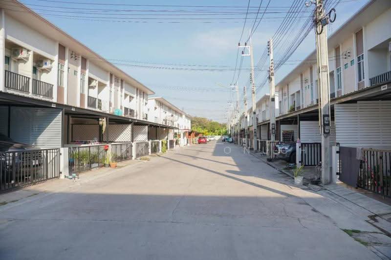 2 BR townhouse, Chon Buri (Pattaya), Bang Lamung, Bang Lamung (Pattaya), Chon Buri (Pattaya), 2 Bedrooms, 93 sqm, Townhouse For Sale, by Melinda Lonuch, 500646415 - DDproperty.com