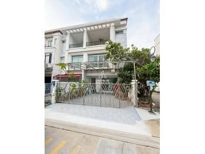 ขาย - Baan Klang Krung The Royal Vienna Ratchavipa - Ratchadaphisek : บ้านกลางกรุง เดอะ รอยัล เวียนนา รัชวิภา - รัชดาภิเษก, กรุงเทพ