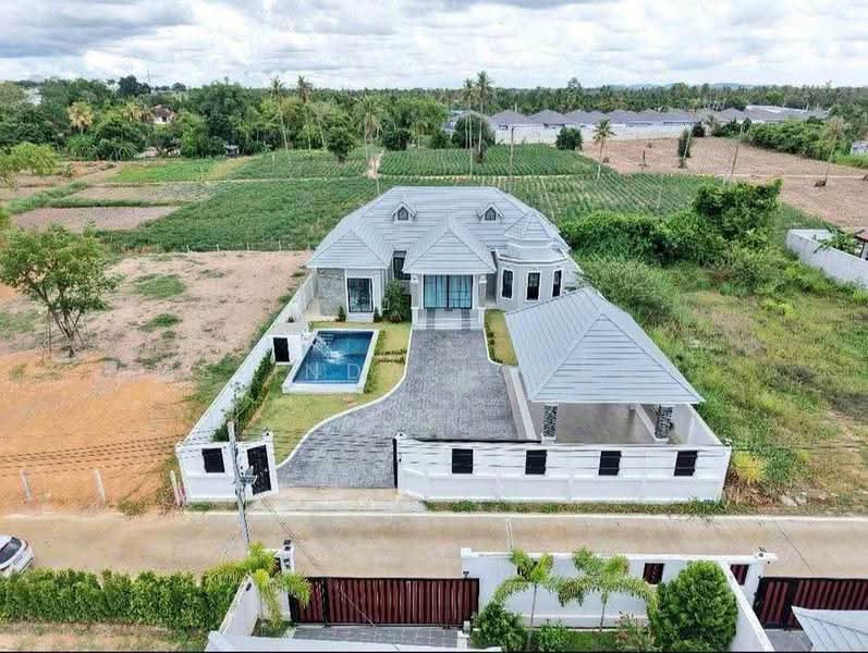 4-BR House, Chon Buri (Pattaya), Huai Yai, Bang Lamung (Pattaya), Chon Buri (Pattaya), 4 Bedrooms, 382 sqm, Single Detached House For Sale, by Melinda Lonuch, 500646433 - DDproperty.com