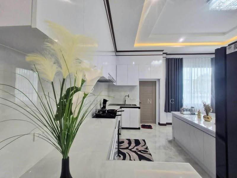 4-BR House, Chon Buri (Pattaya), Huai Yai, Bang Lamung (Pattaya), Chon Buri (Pattaya), 4 Bedrooms, 382 sqm, Single Detached House For Sale, by Melinda Lonuch, 500646433 - DDproperty.com