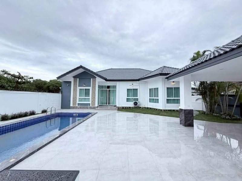 3-BR House, Chon Buri (Pattaya), Poong, Bang Lamung (Pattaya), Chon Buri (Pattaya), 3 Bedrooms, 204 sqm, Single Detached House For Sale, by Puttirat Kleebyam, 500646452 - DDproperty.com