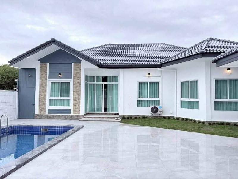 3-BR House, Chon Buri (Pattaya), Poong, Bang Lamung (Pattaya), Chon Buri (Pattaya), 3 Bedrooms, 204 sqm, Single Detached House For Sale, by Puttirat Kleebyam, 500646452 - DDproperty.com