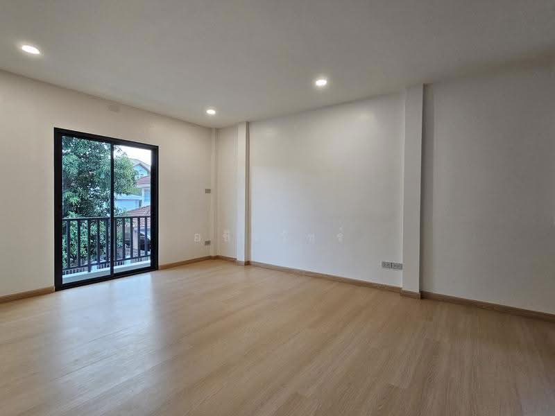 Baan Ladprao 87, Bangkok, ลาดพร้าว 87, Khlong Chaokhun Sing, Wang Thonglang, Bangkok, 3 Bedrooms, 185 sqm, Single Detached House For Sale, by อชิรวัชร์, 500646562 - DDproperty.com