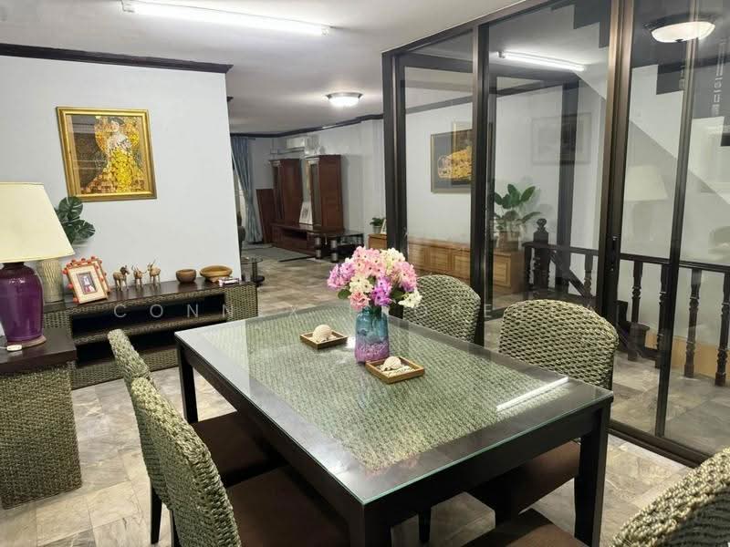 Baan Royal Nakarin Villa, Bangkok, Liab Khlong Kled Road, Nong Bon, Prawet, Bangkok, 5 Bedrooms, 500 sqm, Townhouse For Rent, by Connex Property, 500646616 - DDproperty.com