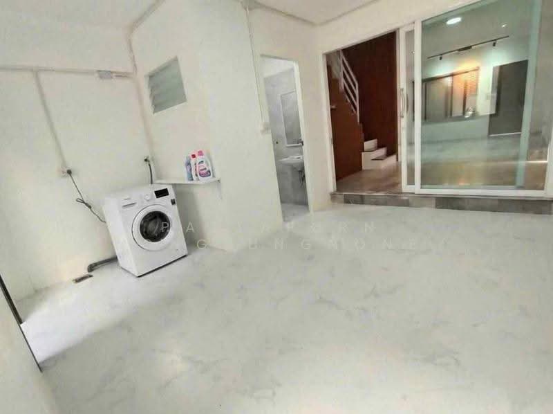 4-BR House, Bangkok, Lat Phrao, Bangkok, 4 Bedrooms, 325 sqm, Single Detached House For Rent, by Pattaporn Yongsungnone, 500646870 - DDproperty.com