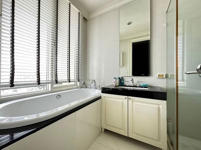 Royce Private Residences, Bangkok, 61 Soi Sukhumvit 31, Khlongtoei Nua, Watthana, Bangkok, 3 Bedrooms, 143 sqm, Condo For Rent, by Tanapon Saowaneeyakorn, 500646922 - DDproperty.com