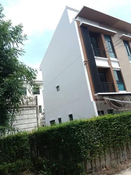 Baan Klang Muang Nawamin 42 : บ้านกลางเมือง นวมินทร์ 42, กรุงเทพ, ซอยนวมินทร์ 42 ถนนนวมินทร์, คลองกุ่ม, บึงกุ่ม, กรุงเทพ, 149 ตร.ม., ทาวน์เฮ้าส์ ขาย, โดย Sam P., 500647007 - DDproperty.com