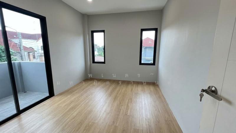 Kritsada Nakron 18, Bangkok, Sala Thammasop, Thawi Watthana, Bangkok, 4 Bedrooms, 152 sqm, Single Detached House For Sale, by พเนตร มหามิตรานนท์, 500647011 - DDproperty.com