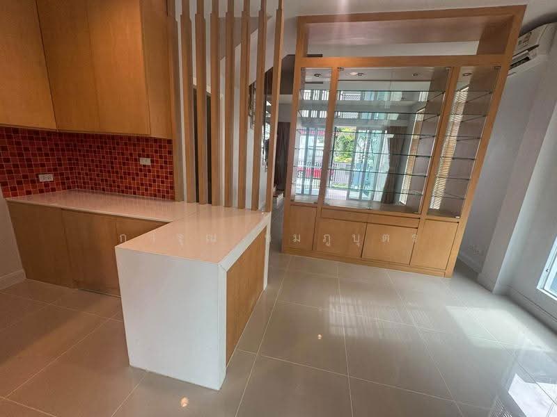 Baan Klang Muang Urbanion Rama 9-Ladprao : บ้านกลางเมือง เออร์บาเนี่ยน พระราม 9-ลาดพร้าว, กรุงเทพ, ซอยลาดพร้าว 84 ถนนลาดพร้าว, วังทองหลาง, กรุงเทพ, 100 ตร.ม., ทาวน์เฮ้าส์ ให้เช่า, โดย การุณ ชมภูบุตร, 500647361 - DDproperty.com
