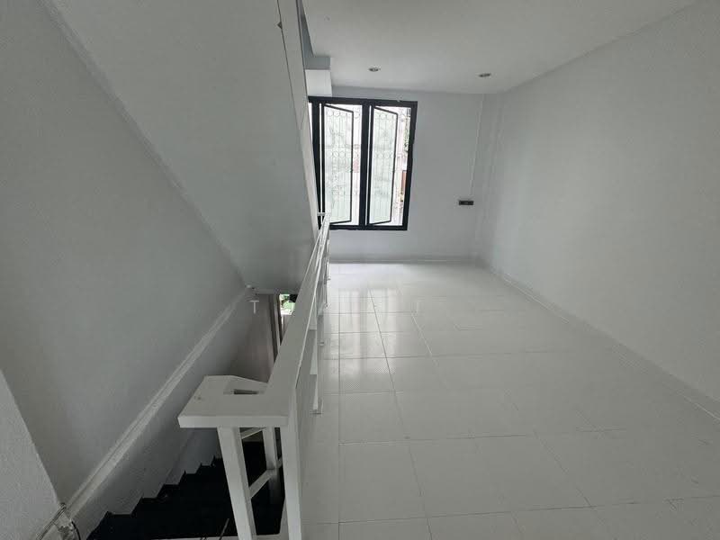 อาคารให้เช่า สีลม สาทร : Buildings for rent in Silom and Sathon, Bangkok, นราธิวาส, Thung Wat Don, Sathon, Bangkok, , 200 sqm, Shophouse For Rent, by TOAH T., 500647379 - DDproperty.com
