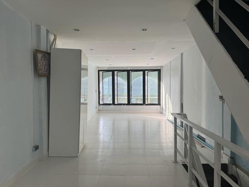 อาคารให้เช่า สีลม สาทร : Buildings for rent in Silom and Sathon, Bangkok, นราธิวาส, Thung Wat Don, Sathon, Bangkok, , 200 sqm, Shophouse For Rent, by TOAH T., 500647379 - DDproperty.com