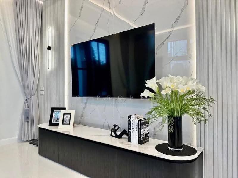 Perfect Masterpiece Sukhumvit 77, Samut Prakan, Soi Mu Ban Perfect Place Sukhumvit 77, Rachathewa, Bang Plee, Samut Prakan, 5 Bedrooms, 720 sqm, Single Detached House For Rent, by NTG Property House Co.,Ltd., 500647384 - DDproperty.com