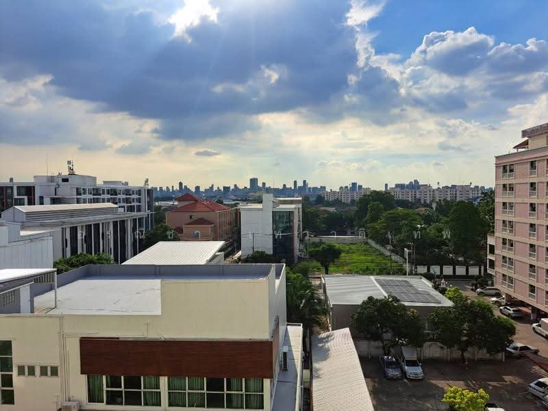 Lumpini Condo Town Bodindecha Ramkhamhaeng, Bangkok, Soi Ramkhamhaeng 43/1, Phlapphla, Wang Thonglang, Bangkok, 1 Bedroom, 28 sqm, Condo For Sale, by อรณิชา เทวาดิเทพ, 500647485 - DDproperty.com