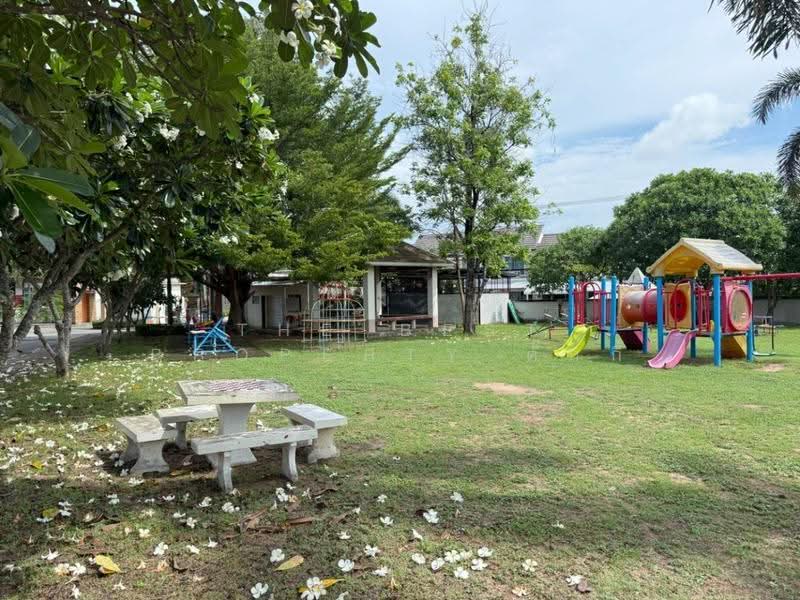 Maneerin Village Siracha-Bueng : มณีรินทร์ วิลเลจ ศรีราชา-บึง, ชลบุรี, 89 หมู่ที่ 8, บึง, ศรีราชา, ชลบุรี, 150 ตร.ม., บ้านเดี่ยว ขาย, โดย The Best Property ตั๊กกี้, 500647495 - DDproperty.com
