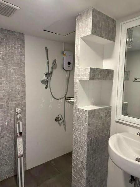 Floraville Condominium, Bangkok, 51 Pattanakarn, Suan Luang, Bangkok, 3 Bedrooms, 145 sqm, Condo For Rent, by Sunitra Sachdev, 500647616 - DDproperty.com