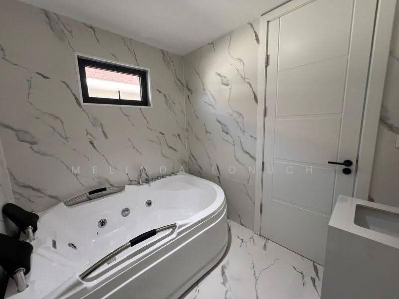 View Point Village, Chon Buri (Pattaya), Pattaya City, Bang Lamung, Bang Lamung (Pattaya), Chon Buri (Pattaya), 7 Bedrooms, 408 sqm, Single Detached House For Sale, by Melinda Lonuch, 500647645 - DDproperty.com