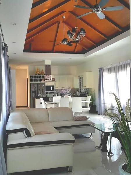 4-BR House, Prachuap Khiri Khan, Hua Hin, Prachuap Khiri Khan, 4 Bedrooms, 380 sqm, Single Detached House For Sale, by Melinda Lonuch, 500647656 - DDproperty.com